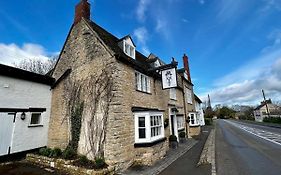 The Lion, Tredington